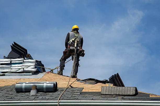 Professional Roofing technician working in Kemah, TX